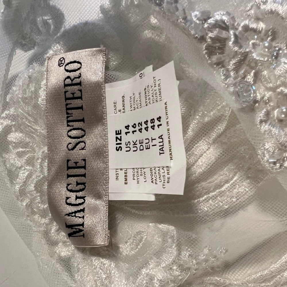 Maggie Sottero Sleeves add on- Ivory brand new